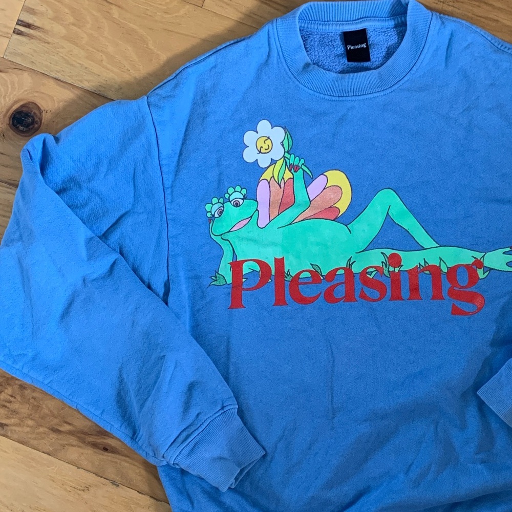 The Pleasing Crewneck in Sky Blue